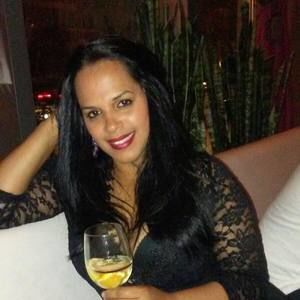 Meet your Posher, Dina